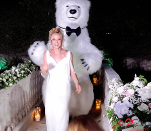 The White Polar Bear came to the wedding to deliver the gift to the bride and groom. Gift Delivery. Wedding gift. Polar bear surprise. White Polar Bear at the wedding.